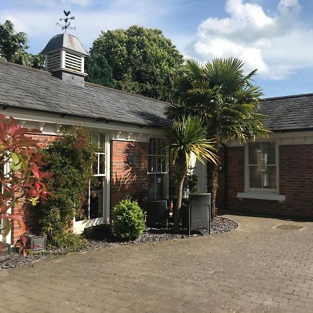 The Lodge At The Cedars Stourbridge Eksteriør bilde