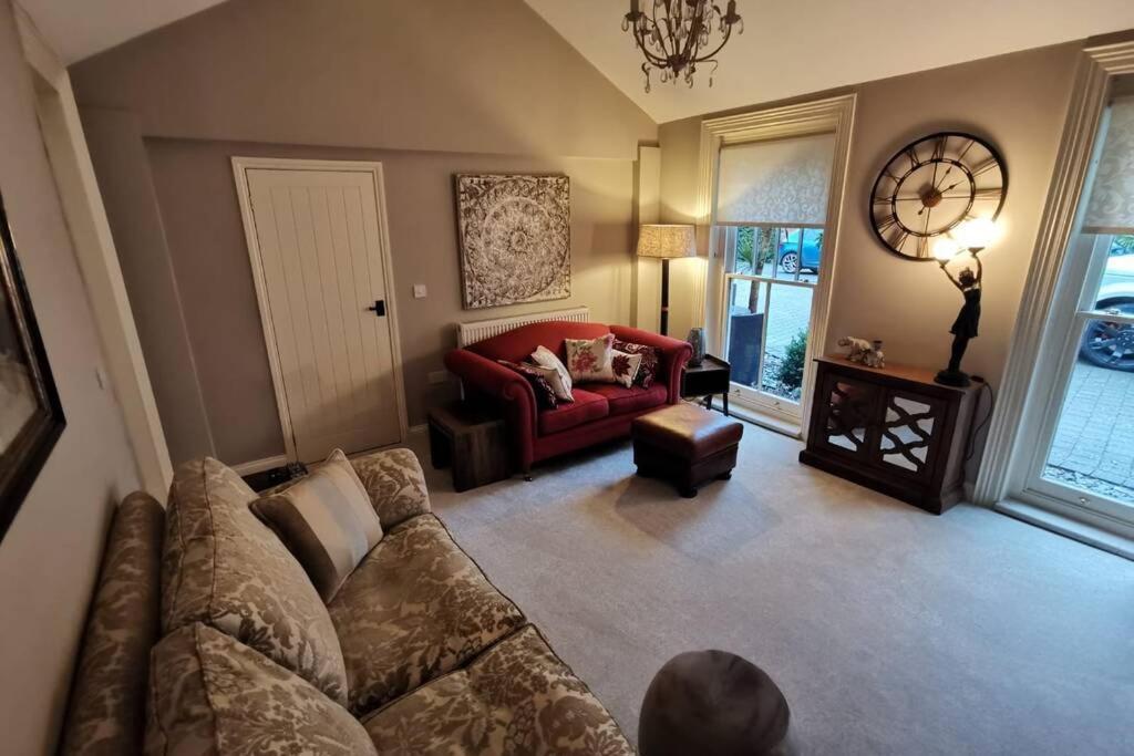 The Lodge At The Cedars Stourbridge Eksteriør bilde
