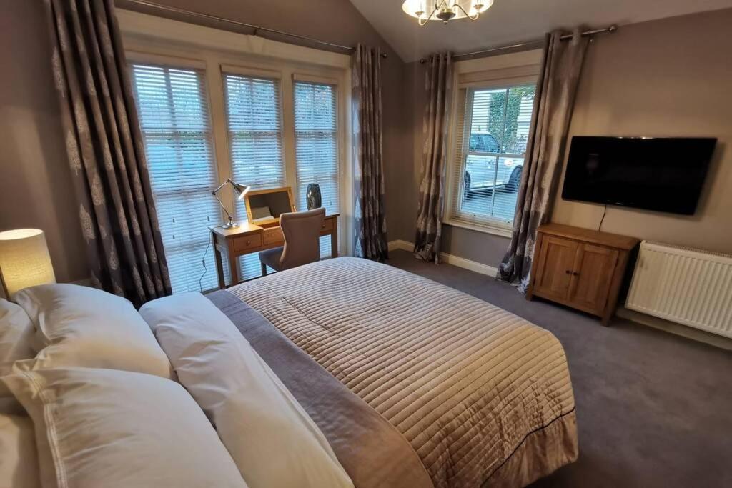 The Lodge At The Cedars Stourbridge Eksteriør bilde