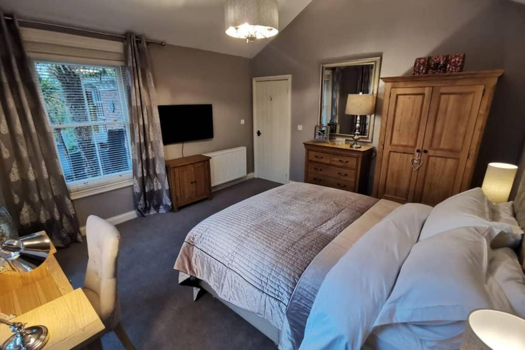 The Lodge At The Cedars Stourbridge Eksteriør bilde